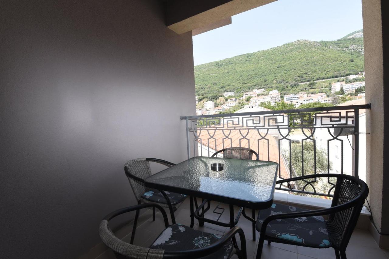 דירות Petrovac Apartamenti Enjoy מראה חיצוני תמונה