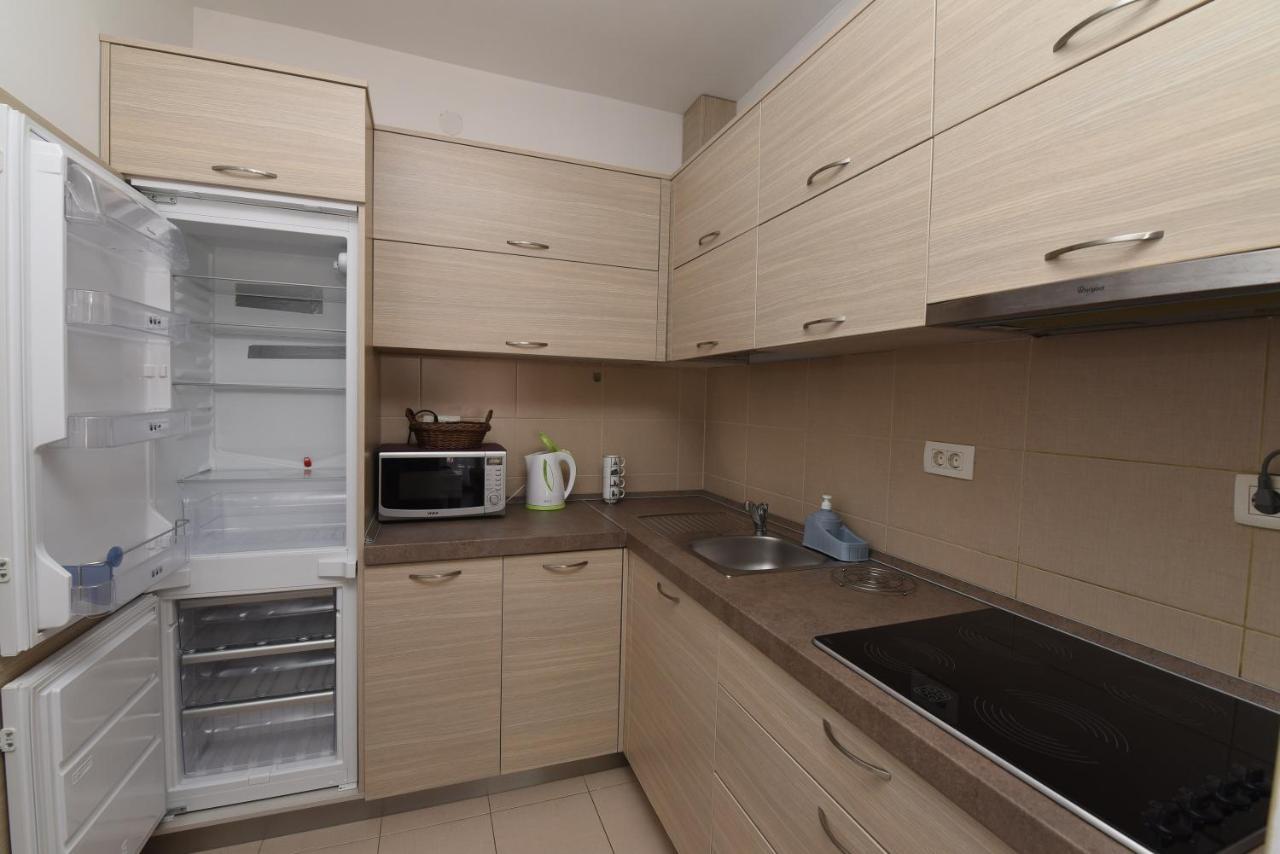 דירות Petrovac Apartamenti Enjoy מראה חיצוני תמונה
