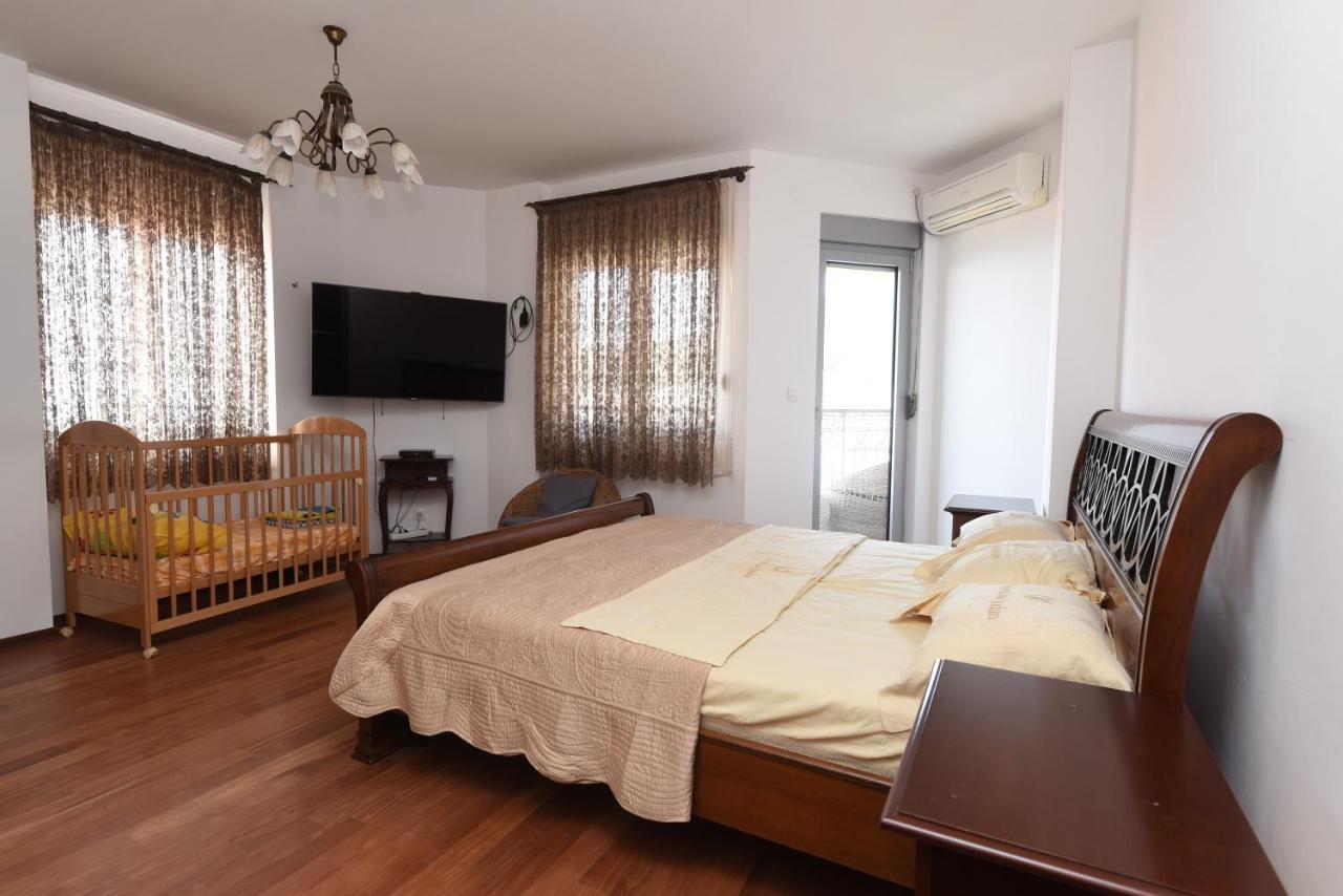 דירות Petrovac Apartamenti Enjoy מראה חיצוני תמונה