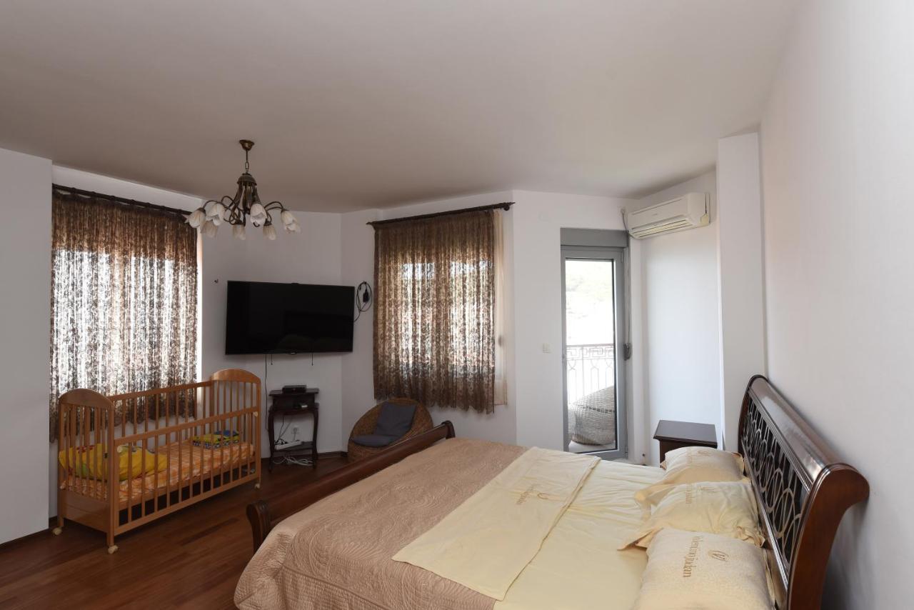 דירות Petrovac Apartamenti Enjoy מראה חיצוני תמונה