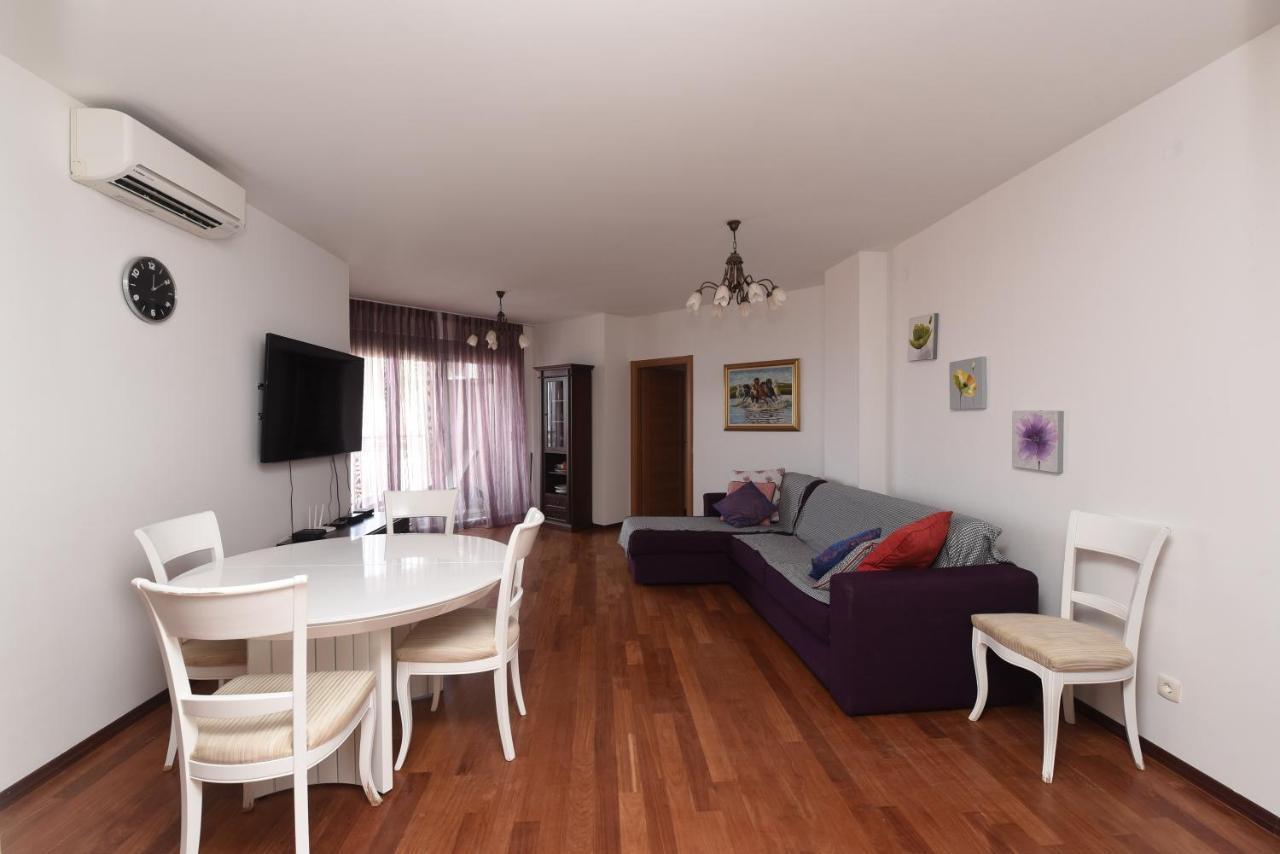 דירות Petrovac Apartamenti Enjoy מראה חיצוני תמונה